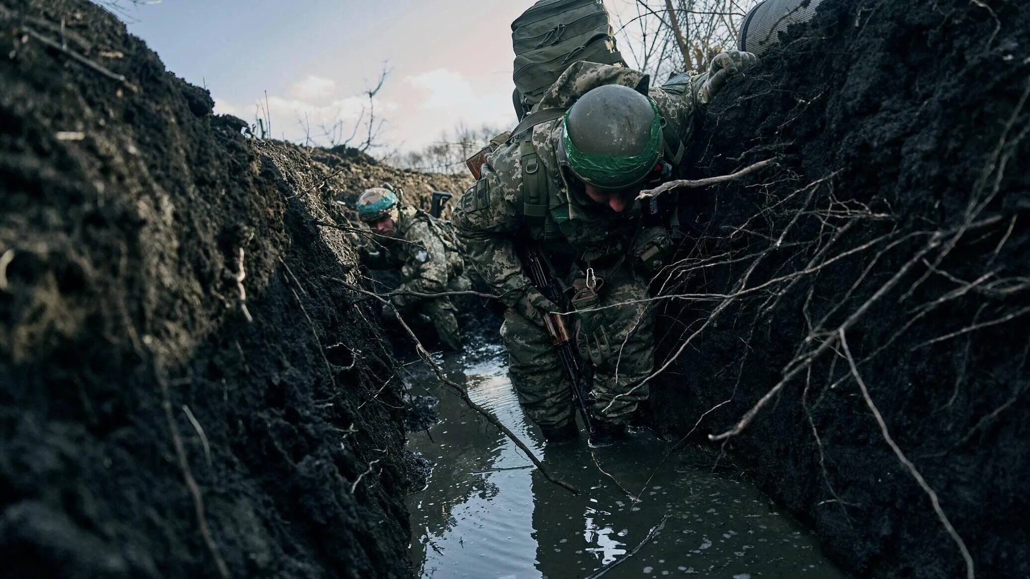 Украина потерпит поражение. Военные фото. Украинские солдаты в окопах. Украинские военные в окопах. Российские разведчики.
