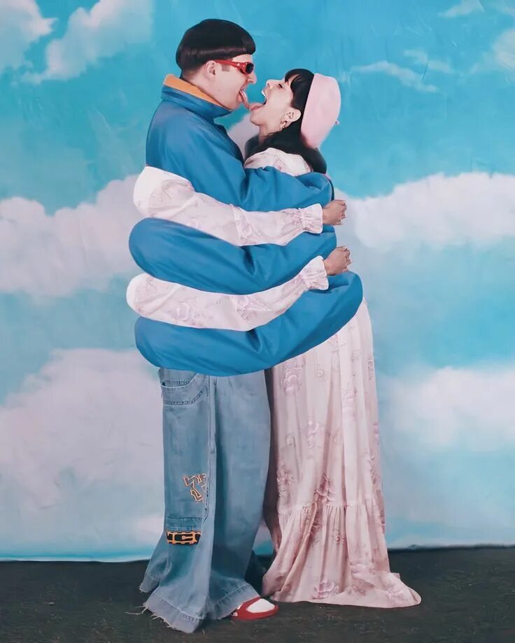 Oliver tree i. Oliver tree певец. оливер три и мелани мартинес. oliver tree and melanie martinez. oliver tree и мелани мартинес.