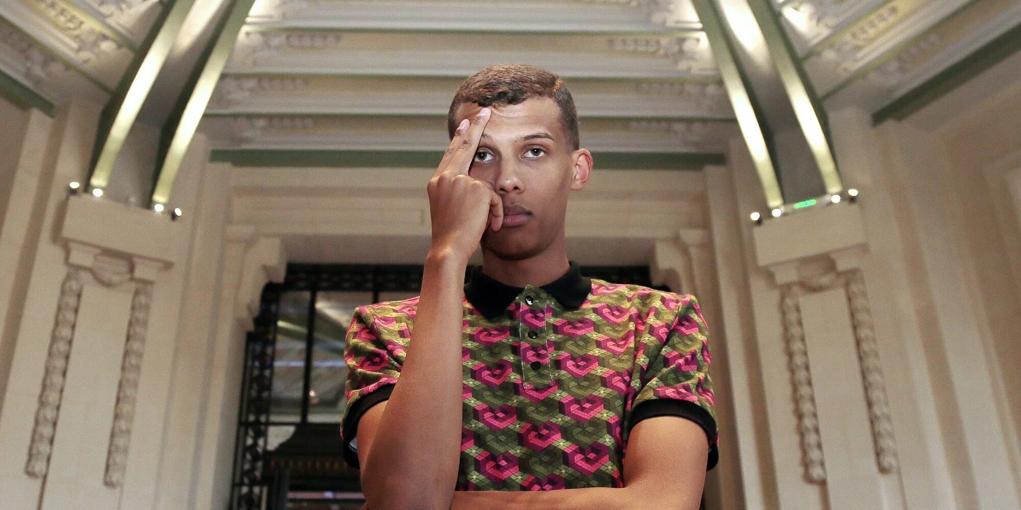 Стромае перевод на русский. Стромай папаутей. Stromae сейчас 2022. Stromae сейчас 2021. Stromae 2023.