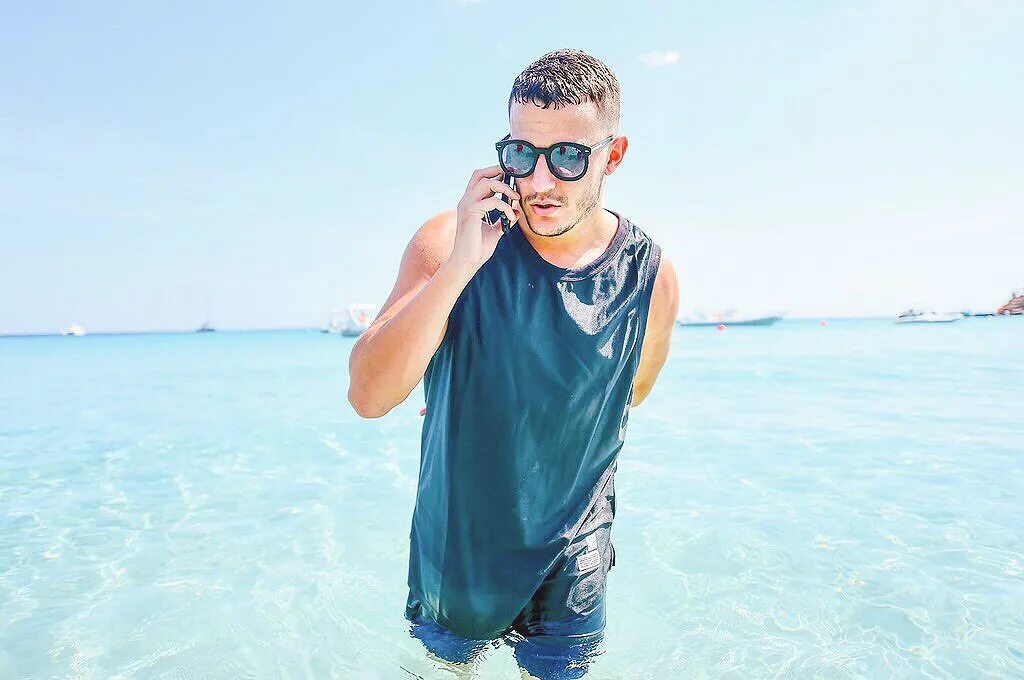 Снейк фото. DJ Snake. DJ Snake фото. DJ Snake без очков. Очки DJ Snake.