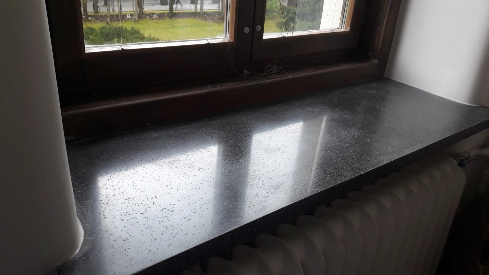 Бетонный подоконник. Подоконник из бетона. Подоконник из бетона. Полированный бетонный подоконник. Подоконники из mdf.