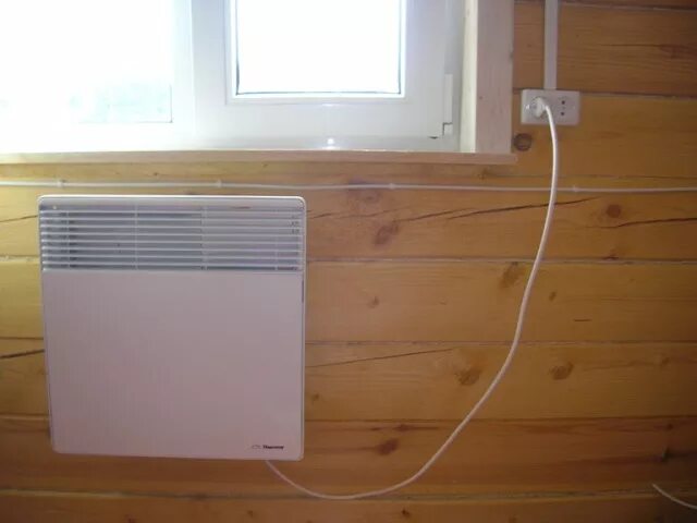 Отопления дачи конвекторами. Электрические конвекторы в деревянном доме. Электрические конвекторы для отопления в деревянном доме. Электроконвекторы на даче. Отопление дачи конвекторами.