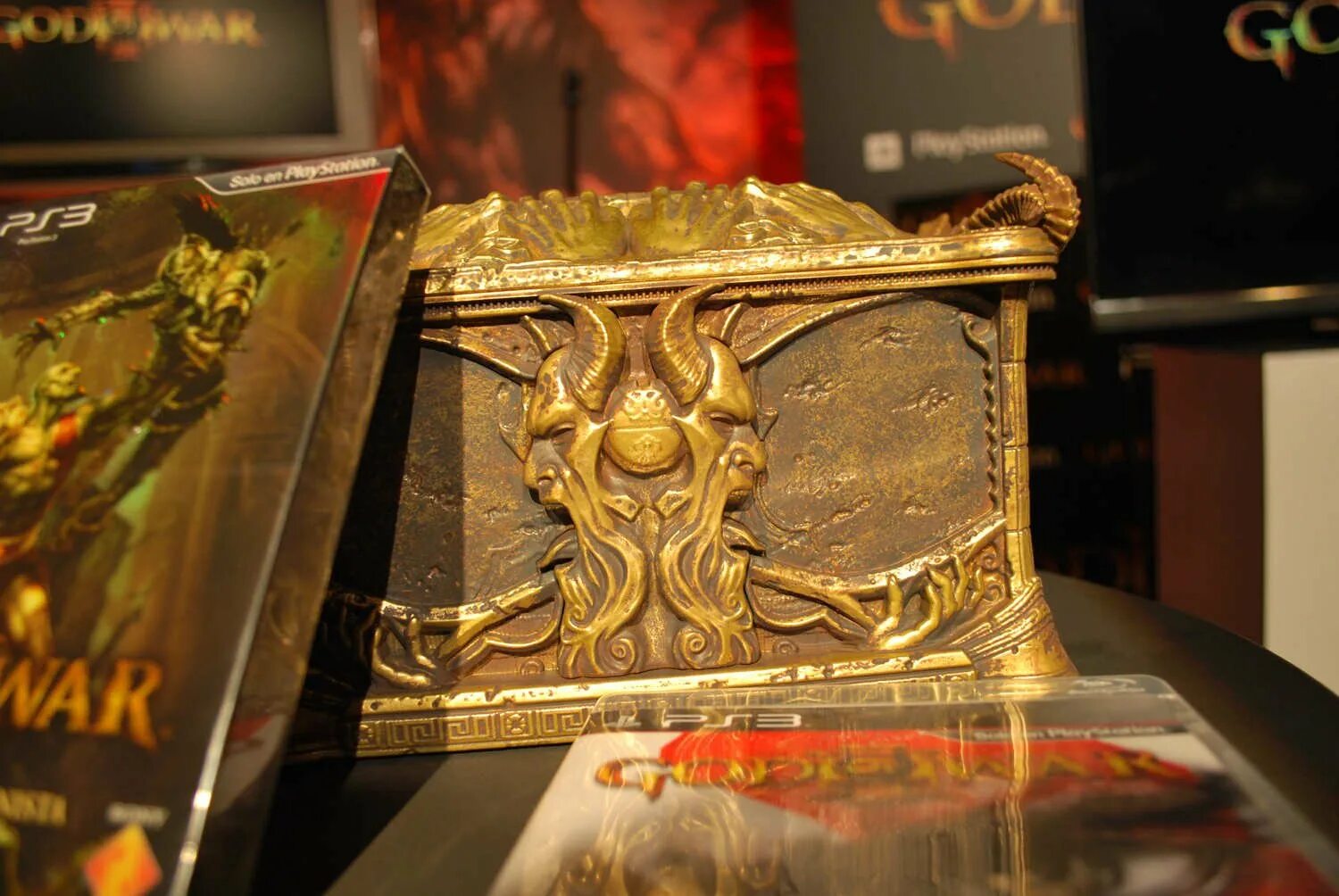 Ящик пандоры 4. Ящик пандоры god of war. шкатулка пандоры god of war. сундук пандоры фильм. ящик пандоры фото.