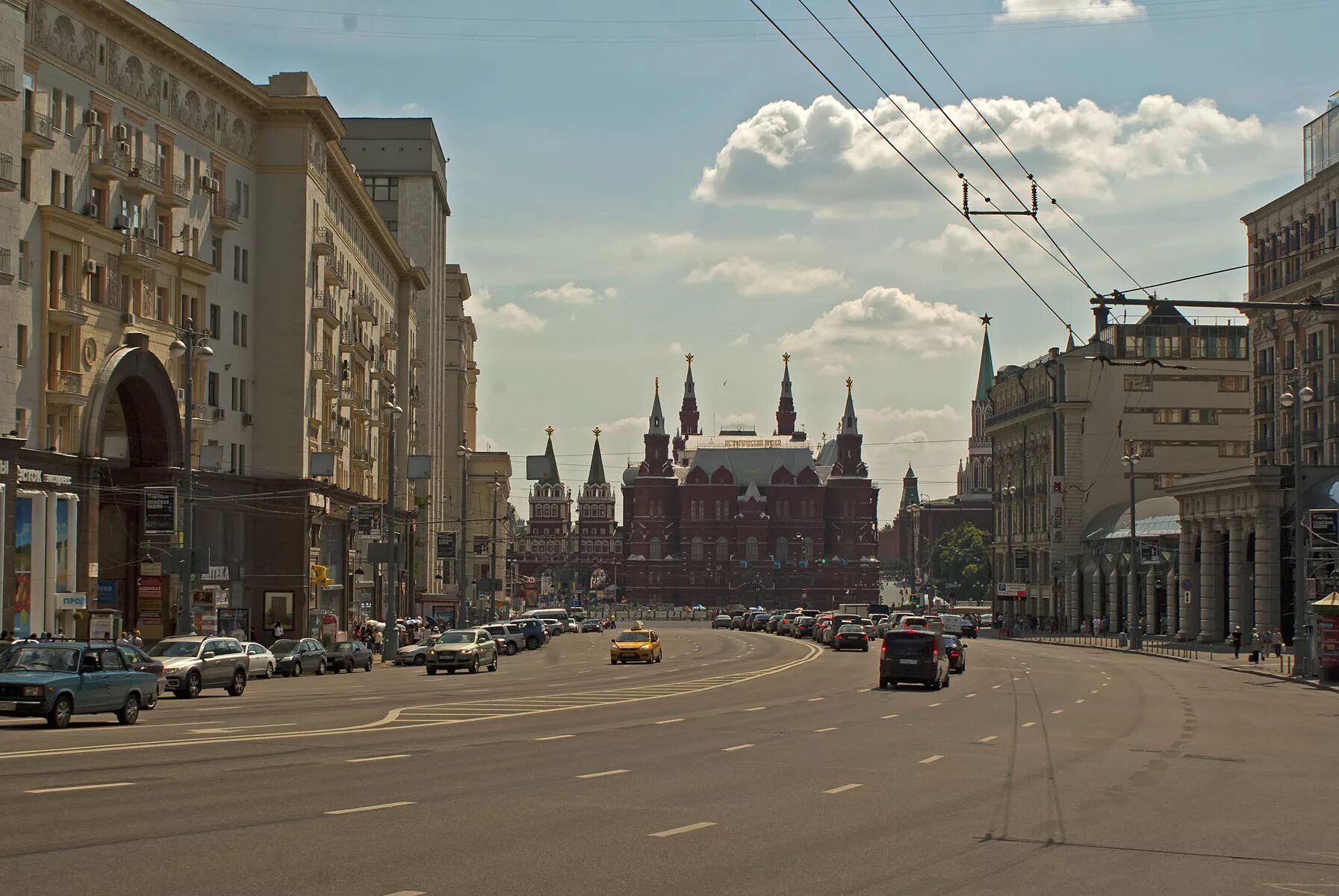 Назовите главную улицу города. Тверская Москва. Тверская улица панорама. Тверская улица в Москве дом 29. Панорама Тверская улица Москва.