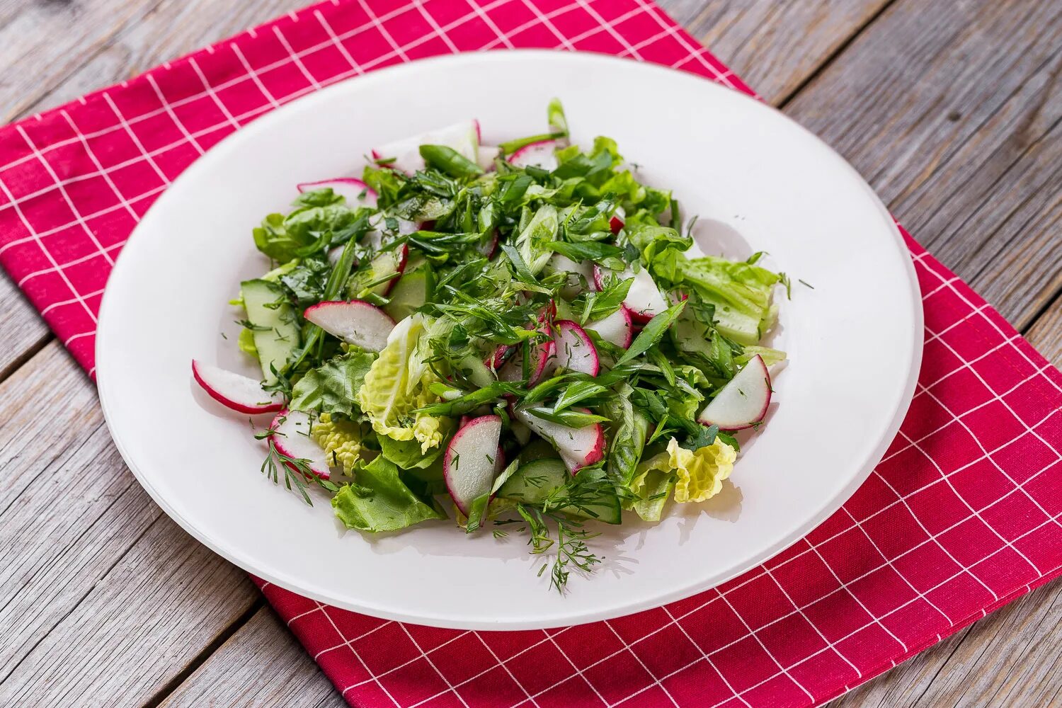 Зеленые овощи рецепты. Салат. Зеленый салат. Зелень для салатов. Салат из зеленых овощей.