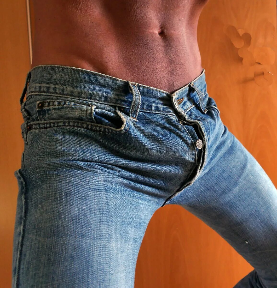 Cock jeans. Levis 501 bulge. Bulge джинсы. Men bulge джинсы. Denim bulges в джинсах.