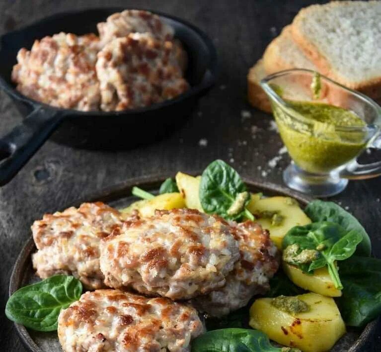 Вкусный рецепт рубленных куриных котлет. Котлеты. рубленные котлеты. куриные котлеты. котлеты из рубленного мяса.