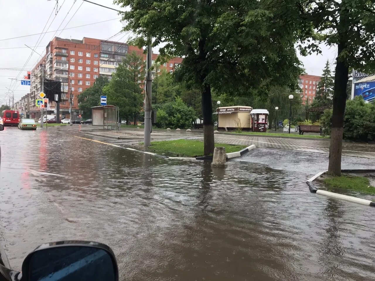 Три дождя тула. Тула ночью. Потоп ночью. Дождливый день фото. Красноармейский проспект тула, дождь.