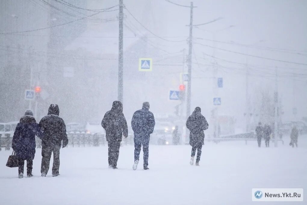 Якутия снег. Снегопад Якутск. Снегопад в Якутии. Снег в Якутске. Якутский снег