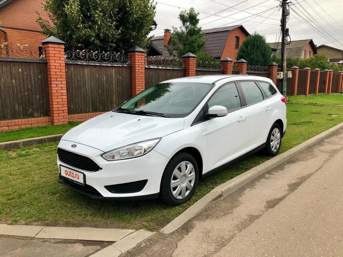 Ford focus 3 sync edition. 6 mt trend. Форд фокус 3 рестайлинг универсал. Форд фокус 3 универсал 2017 года. Длина форд фокус 1 универсал.