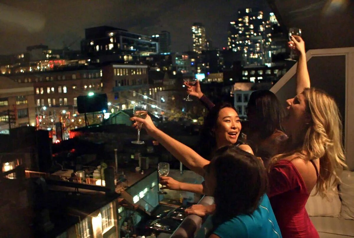 Go out картинки. Прощаться рисунок. She not go out. She not go out. She not go out.