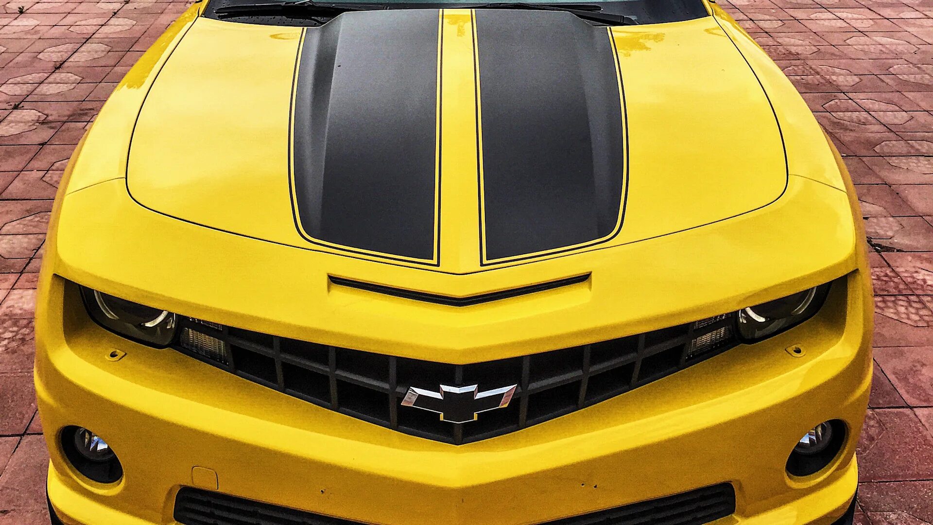 Chevrolet Camaro drive2. Шевроле Камаро желтая Бамблби. Машина с черными полосками