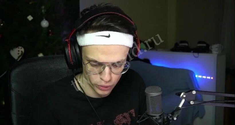 Стримеры twitch. Топовые стримеры. Бустер стример 2020. Самый популярный стример на твиче. Топовый стример.