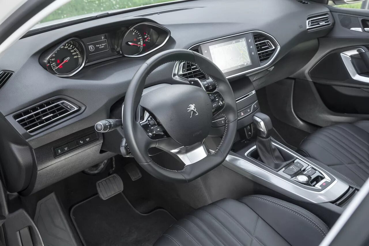 Пежо салон внутри. Новый пежо 308 салон. пежо 308 2017 салон. peugeot 308 2018 салон. пежо 308 2025 салон.