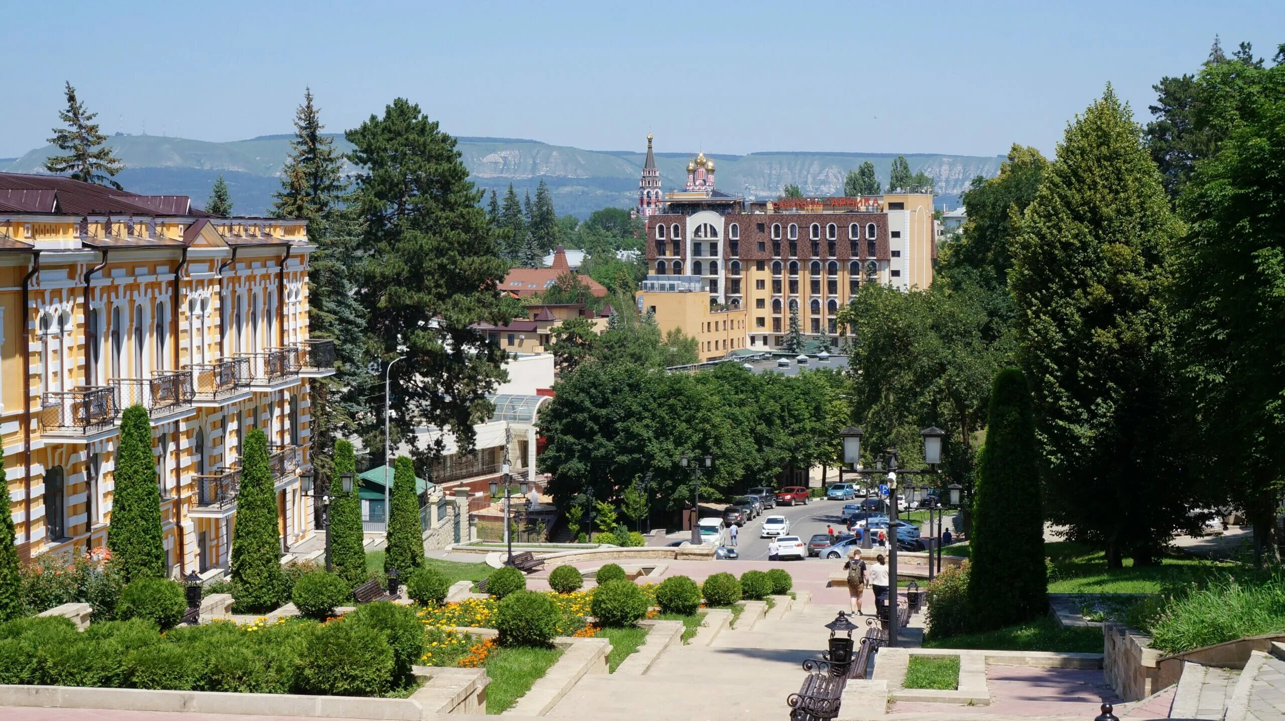 Кисловодск санатории в парке. Курортный парк Кисловодск. Нац парк Кисловодск. Курортный парк Кисловодск 1823. Кисловодск парк горы.