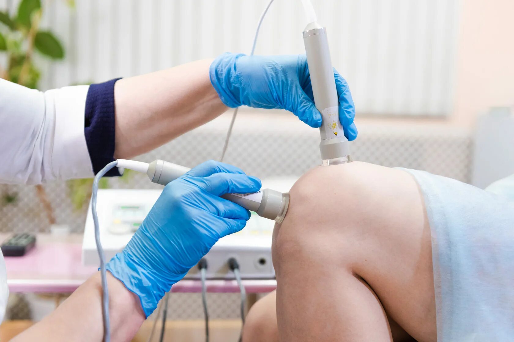 лазер в косметологии. лазерное лечение угревой сыпи. лечение лазером отзывы. лазерная терапия грибка ногтей. лазер для лица в косметологии.