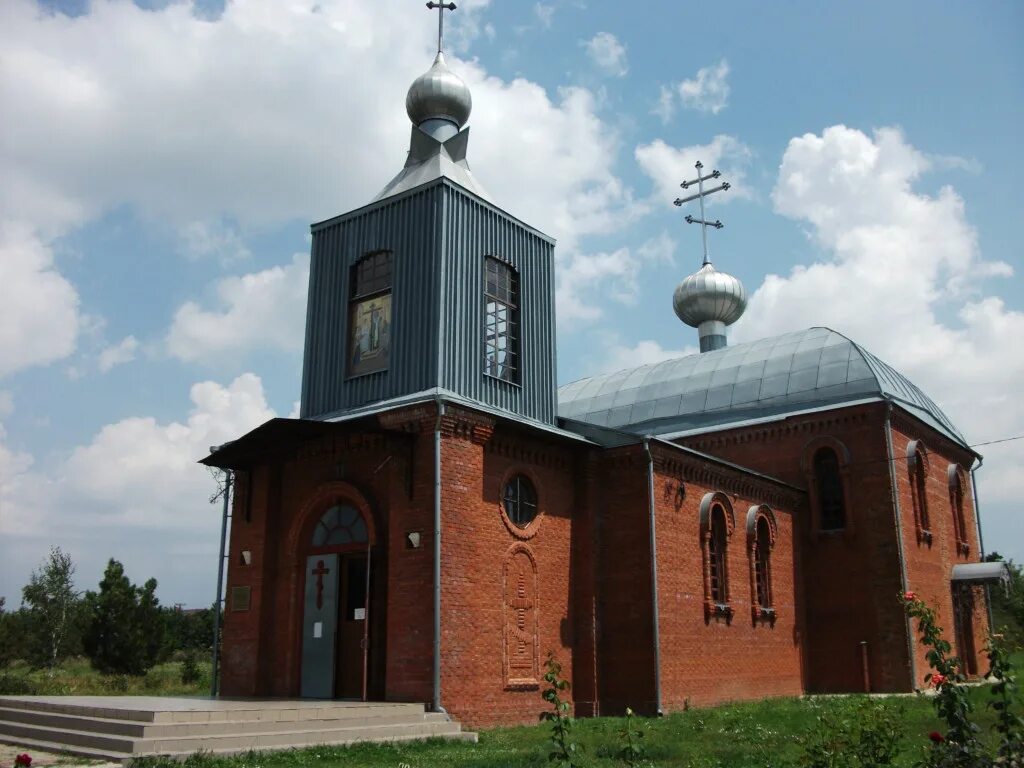 Храм в станице Березанской. Храм Воздвижения Креста Господня Краснодарский край. Станица Березанская Выселковский район Краснодарский край. Храм станица Березанская Выселковского района.