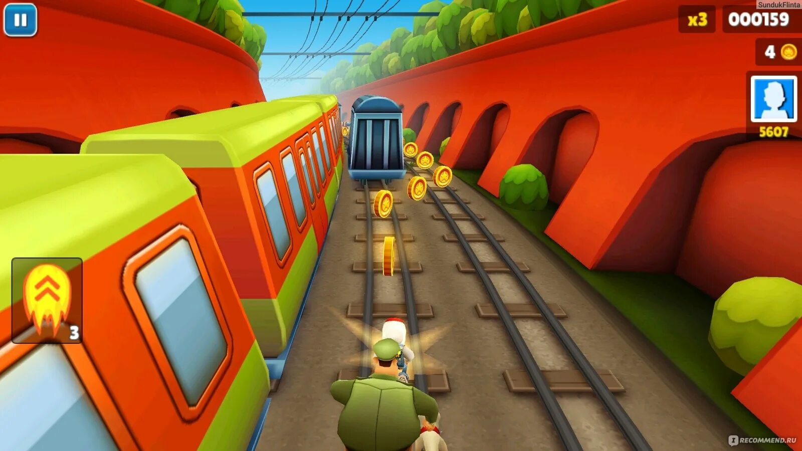 Играть 1 рукой. Subway Surfers 2013. Игра сабвей сёрф 2012. Бегалки Subway Surfers. Subway Surfers 3.12.2.