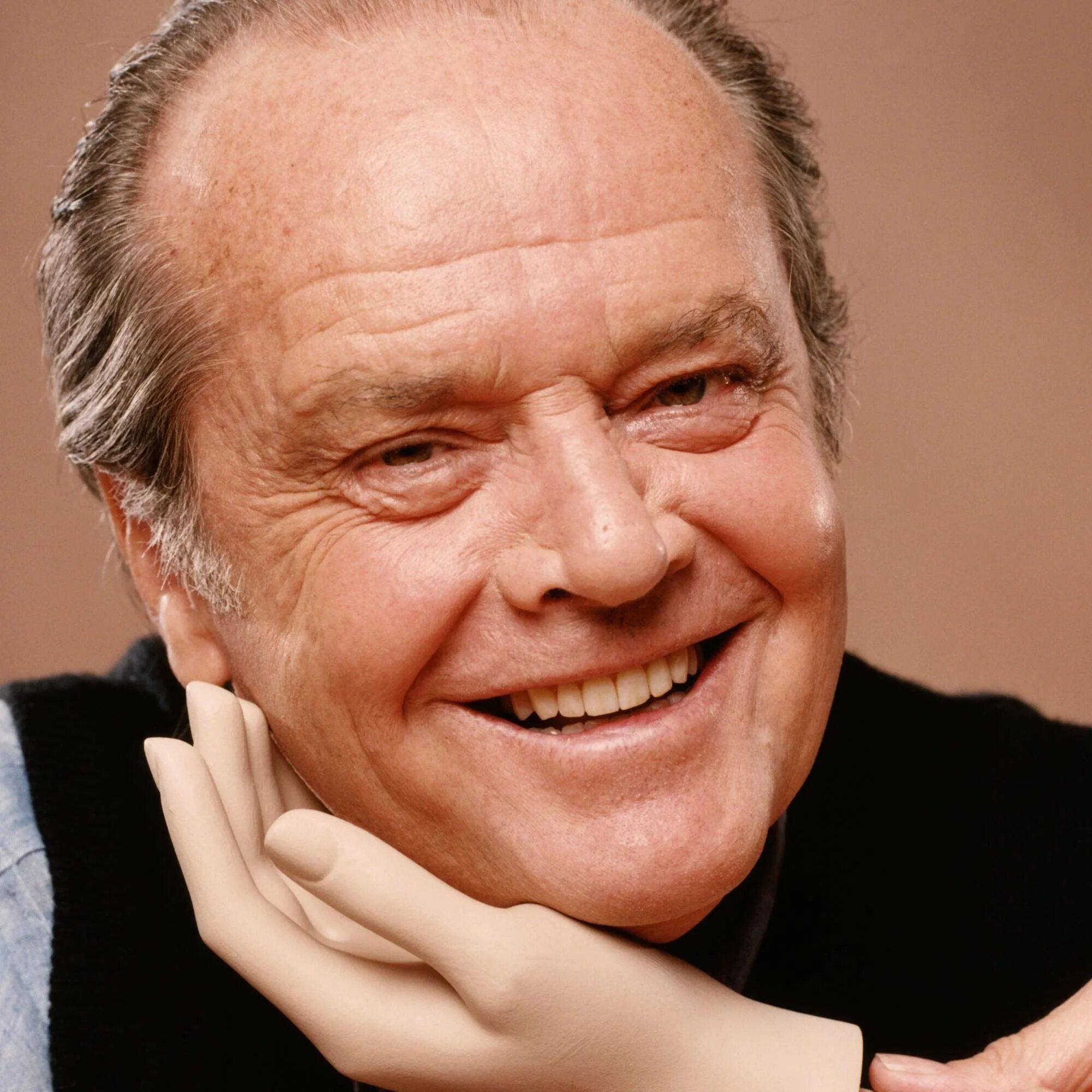 Знаменитые кинорежиссеры. Джефф бриджес и курт рассел. Билл гейтс о богатых людях. Tommy hilfiger дизайнер. Билл гейтс хиппи.