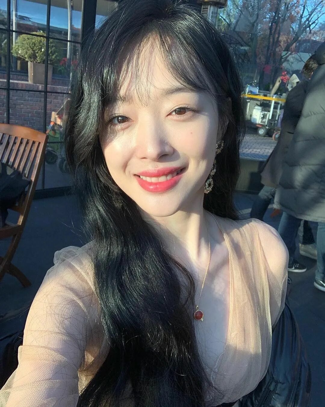 Sulli goblin. Солли селфи. Солли Инстаграм. Чхве Солли селфи. Sulli choi Instagram.