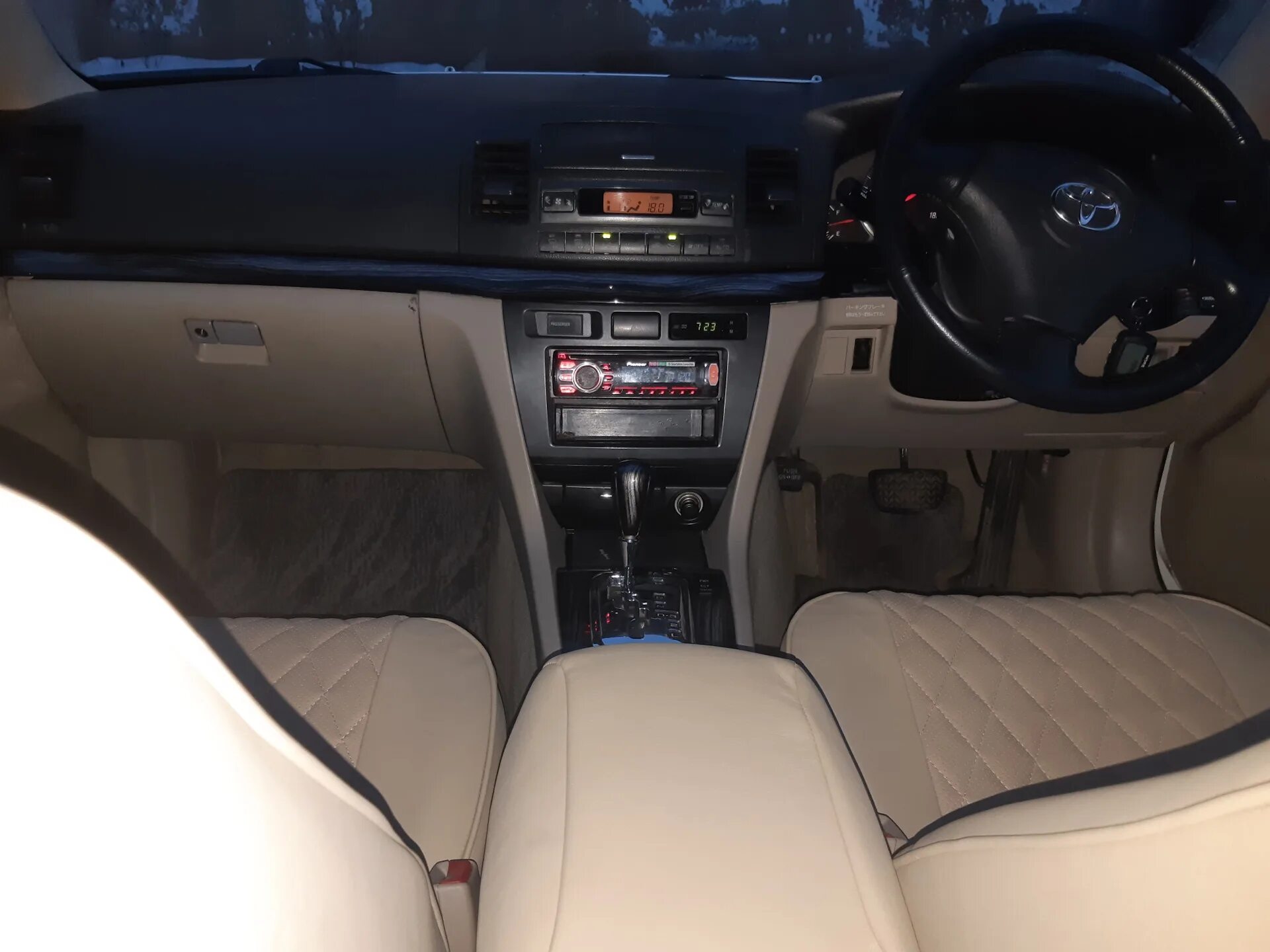 Mark 2 110 черный салон. Toyota mark ii gx110. Toyota mark ii 110 салон. Салон 110 марка. Mark 2 110 салон.