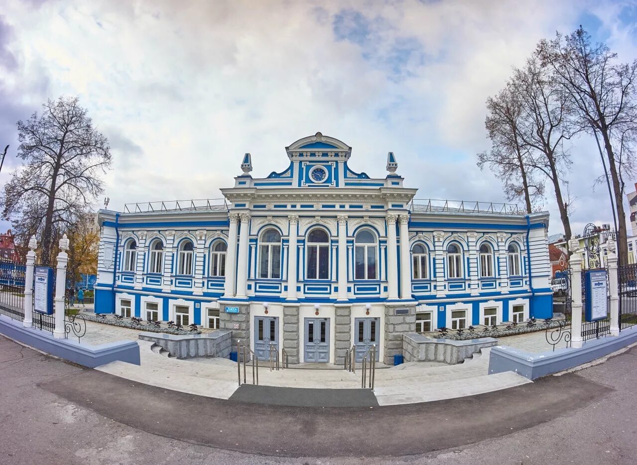 Театр ТЮЗ Пермь. Пермский театр юного зрителя Пермь. Особняк Любимовой в Перми. Пермский театр юного зрителя Пермь фотографии.