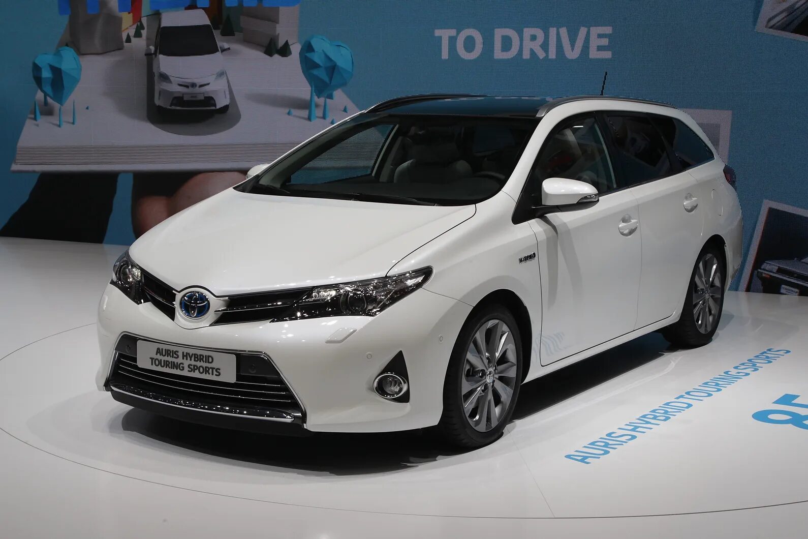 Тойота аурис новая. Toyota Auris 2017 универсал. Тойота аурис 2021. Тойота аурис 2017 универсал. Toyota Auris 2021 универсал.