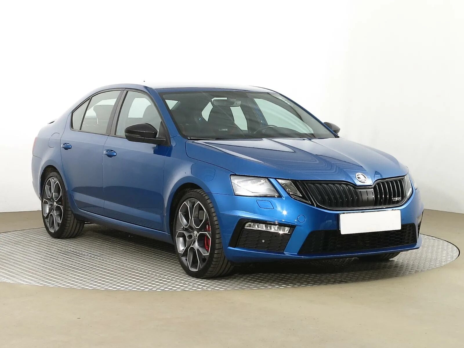 Skoda octavia rs 2019. Škoda Octavia RS 2019. Skoda Octavia RS 2018.