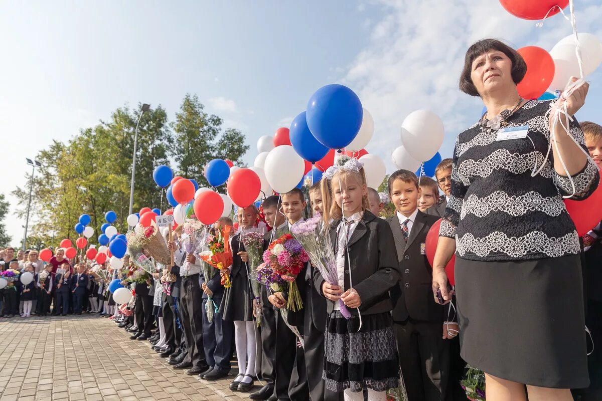 Школа 1 великие лук. Город Великие Луки школа 6. Школа номер 6 Великие Луки. Новая школа Великие Луки. Школа 13 Великие Луки.