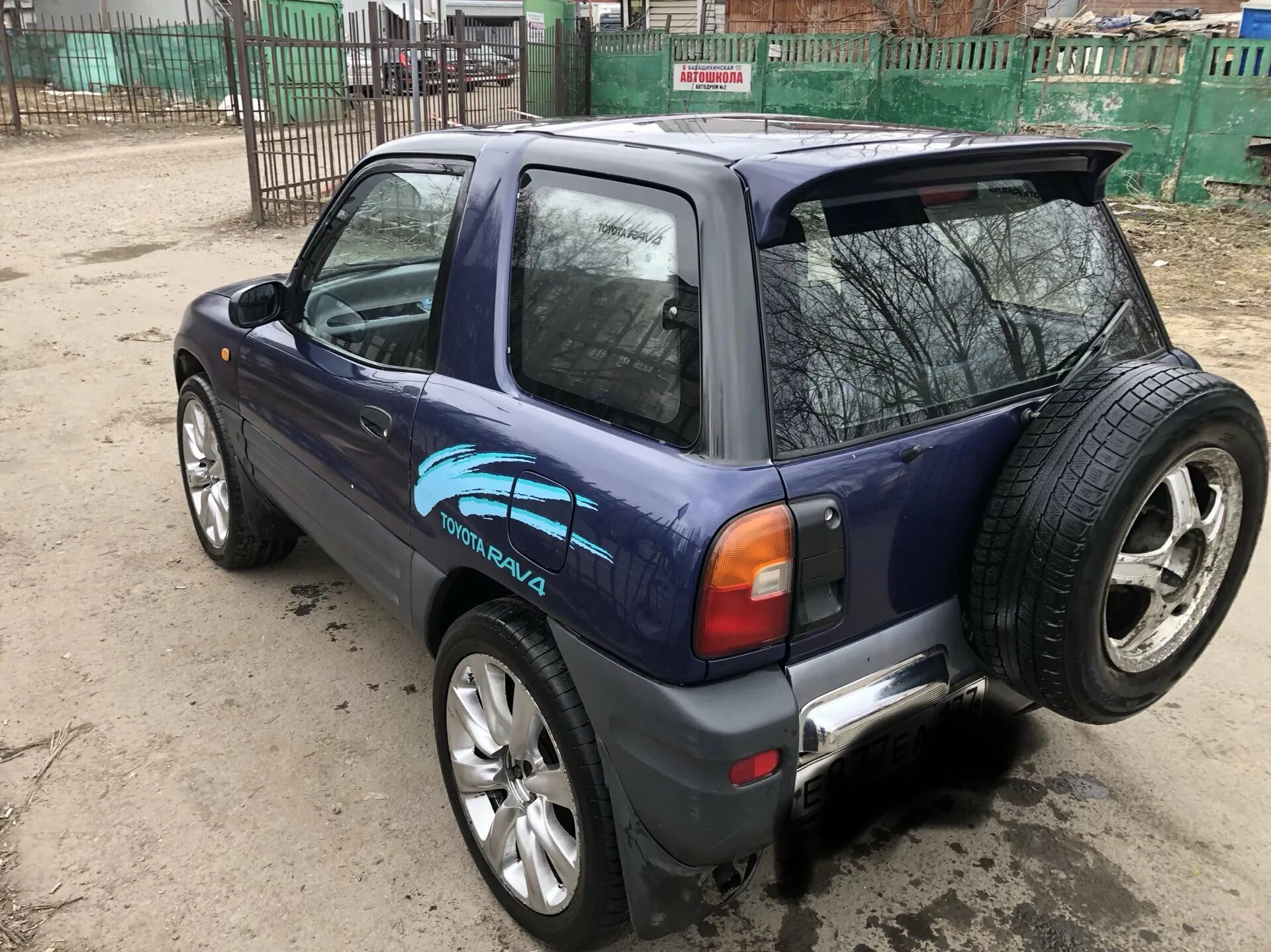 Дром купить двери. Toyota rav4 1. Toyota rav4 1995. Тойота рав 4 1996. Toyota rav4 xa10.