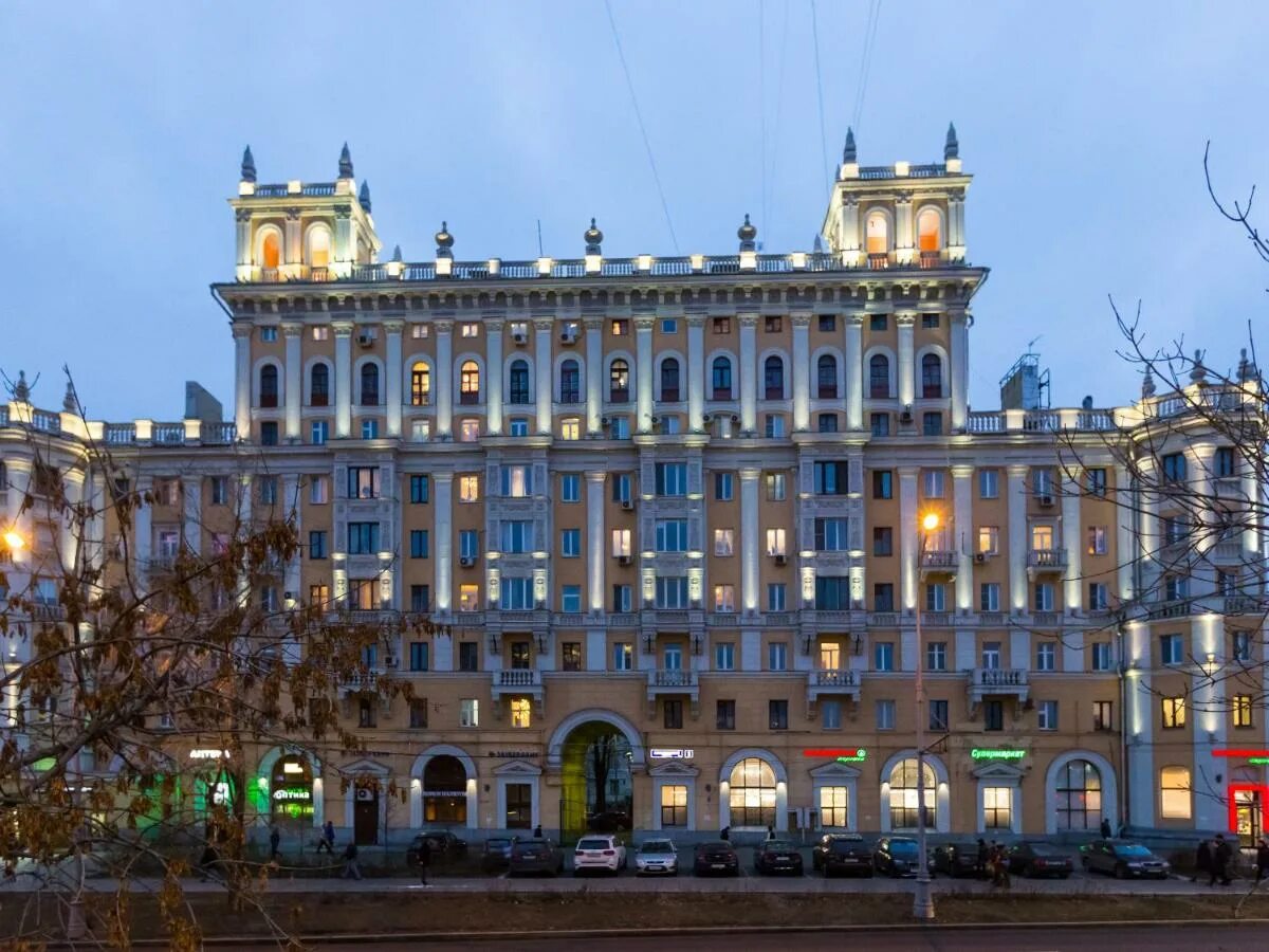 Дом с пр. Ленинградский проспект 1. дом с башенками ленинградский проспект. ленинградский проспект дом 1 москва. ленинградский проспект 1 башенки.