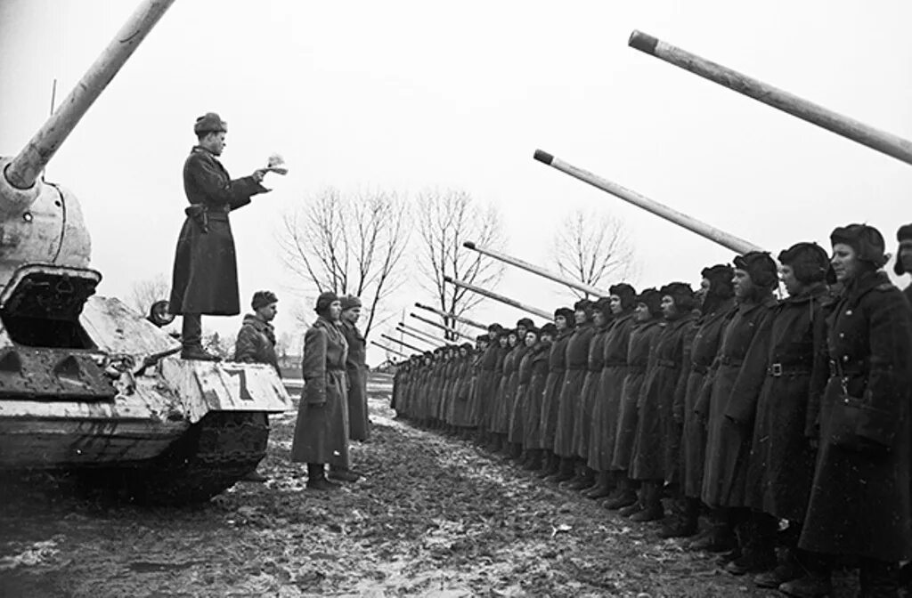 Танковая минск. Т28 1945 года. Рейд танка т-28 по захваченному немцами Минску. Штурм Данцига 1939.