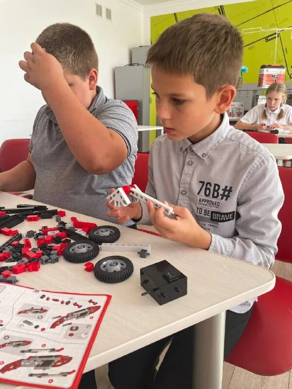 кружок робототехники для детей. точка роста робототехника в школе. робототехника для детей. украшение кабинета робототехники. кружок робототехники для детей.