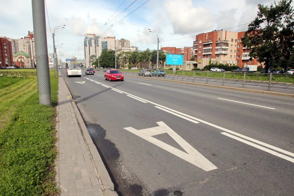 Автобусная полоса Ленинский проспект. Выделенная полоса для общественного транспорта. Полоса для спецтранспорта. Выделенная полоса для автобусов.