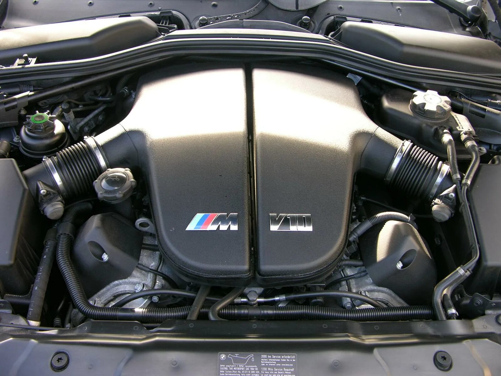 Е60 какие моторы. BMW s85b50. BMW s85 v10. S85 двигатель BMW. S85b50 v10.