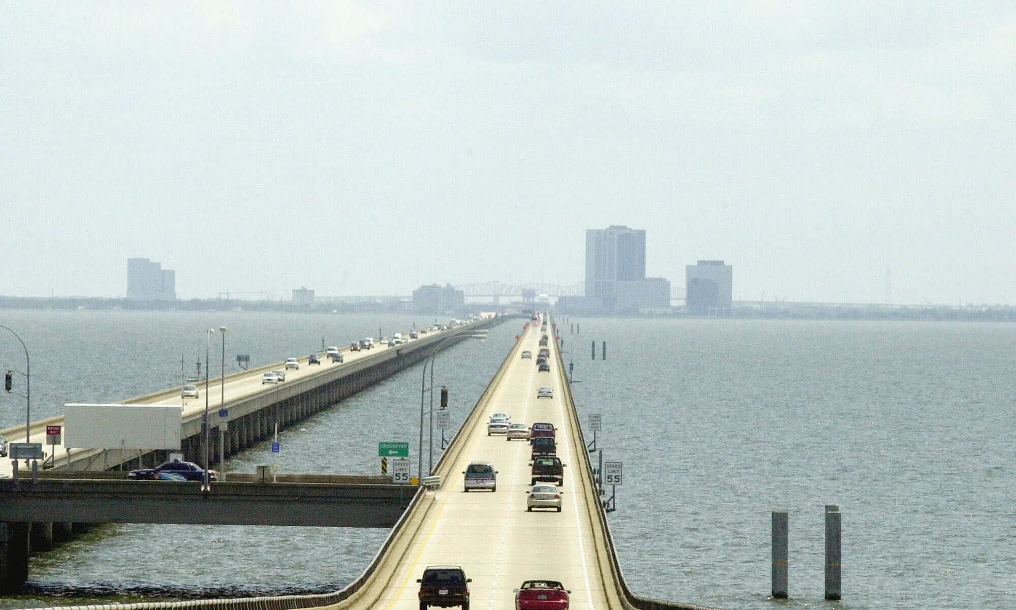 В сша через мост. Мост дамба Луизиана. Мост-дамба через озеро Пончартрейн (США). Мост через озеро Пончартрейн в США. Пончартрейн Луизиана.