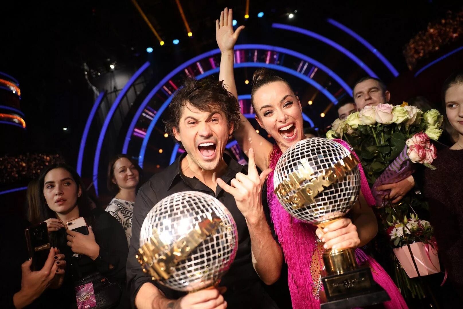 Новая звезда победитель. Танцы со звездами 2019. Танцы со звездами награждение. Танцы со звездами 2021 участники Украина.