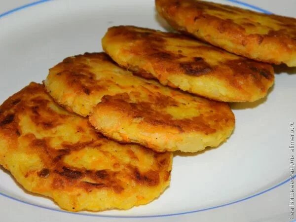 Драники из отварного картофеля. Картофельные оладьи. Драники из картофеля. Картофельные оладьи. Драники из отварного картофеля.