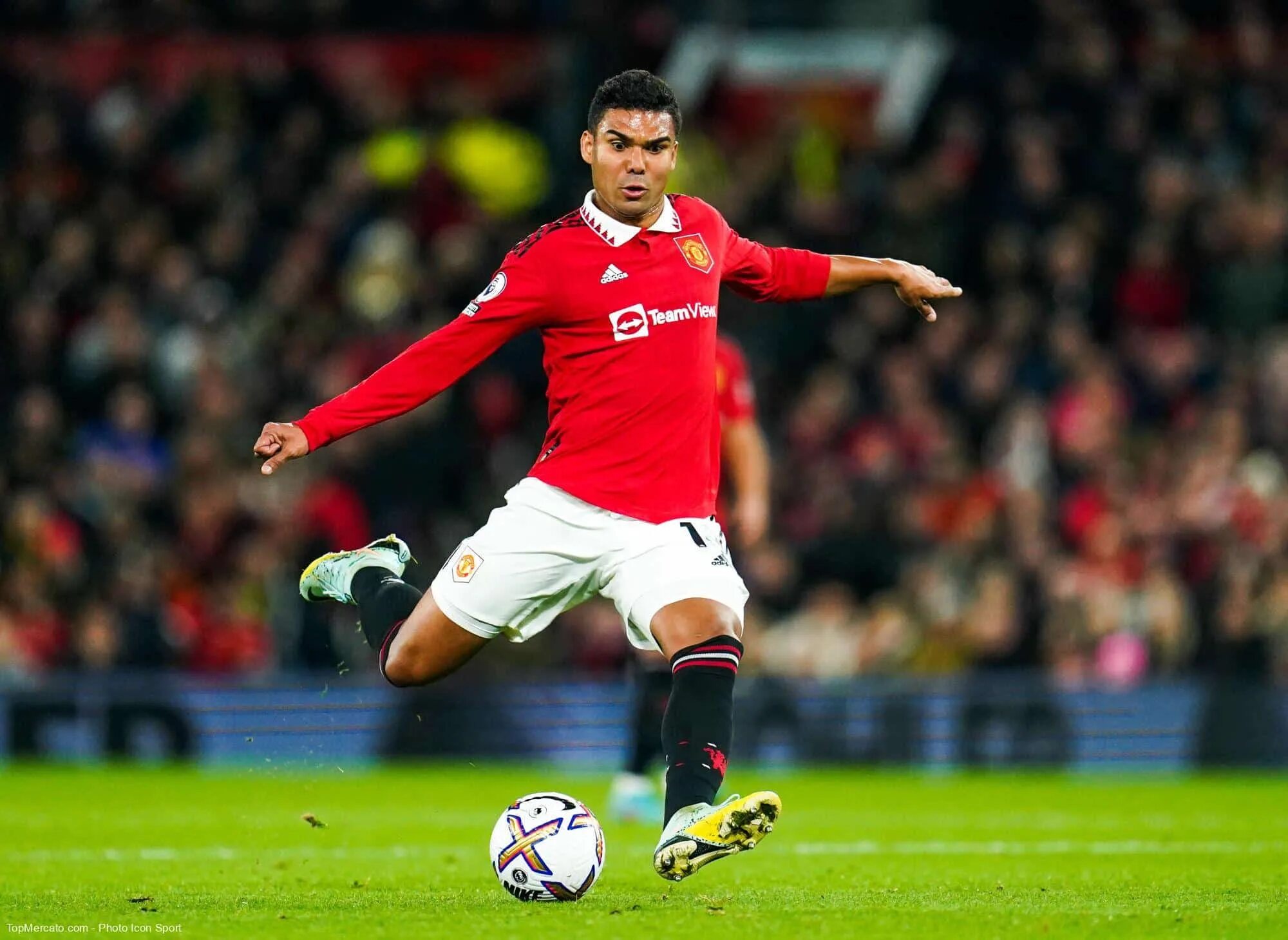 Пас 2022. Какая лига у брентфорд. Лионель месси псж. Messi best player world cup. Тиаго силва в зените.