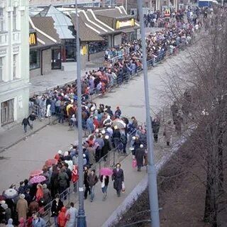 Очередь в макдональдс 1990
