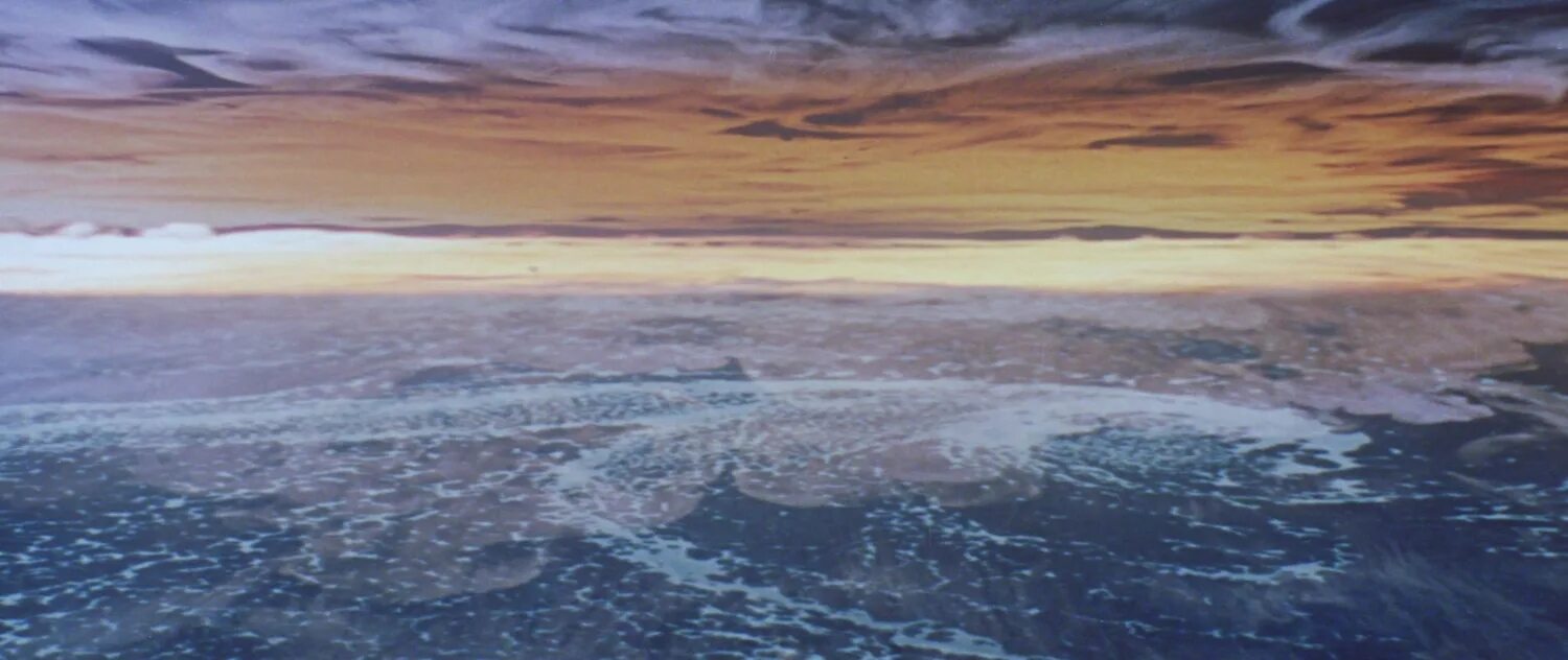 девушка океан арт. девушка и океан. океан мыслей песня. Manipulation background. красивая вода.