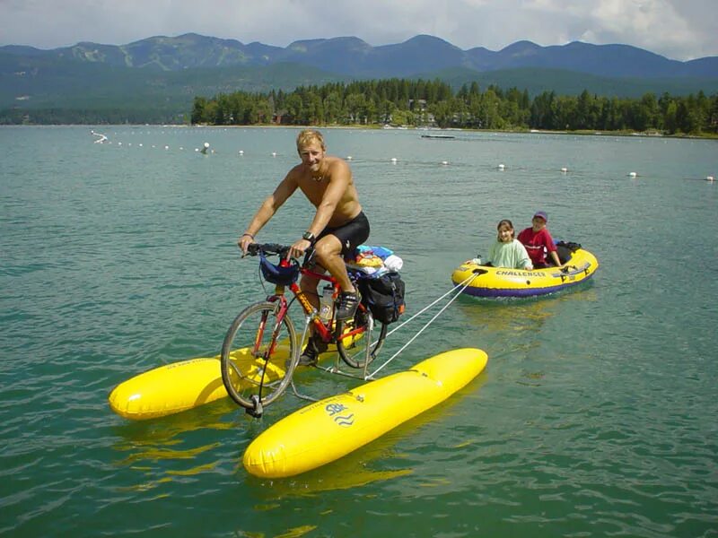 Водный велосипед. Катамаран велосипед. Плавающий велосипед. Велосипед на воде. Water bike