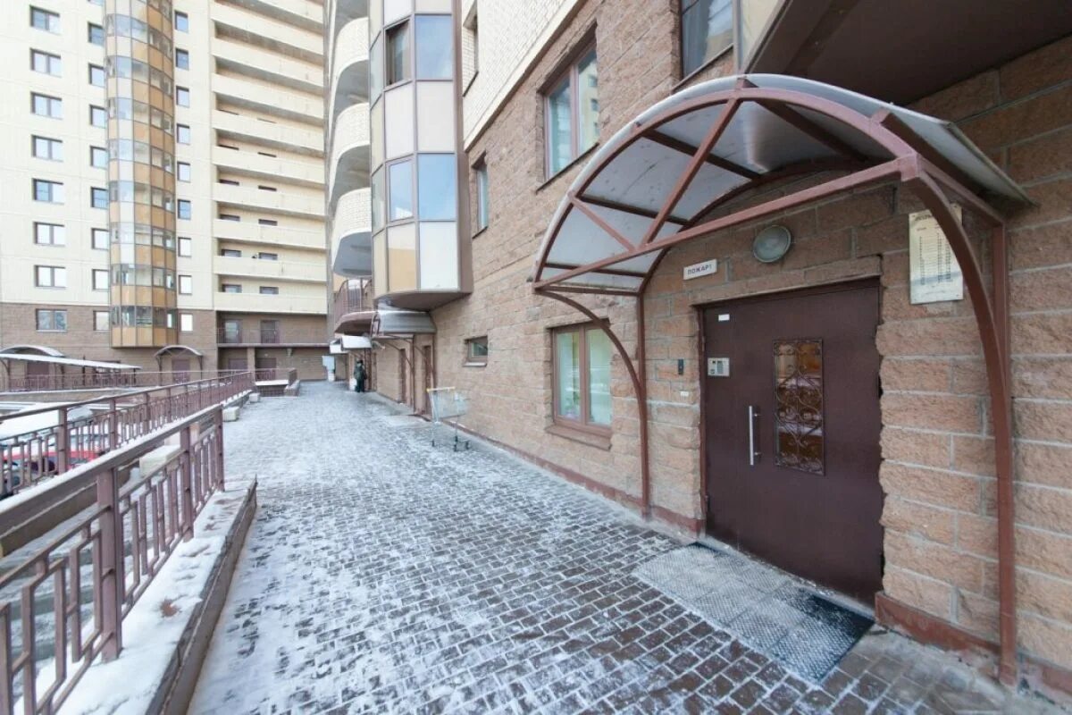 Бутлерова 40 санкт-петербург. Квартиры бутлерова 40. Дом на улице бутлерова, 40. Дом на улице бутлерова, 40. Квартиры бутлерова 40.