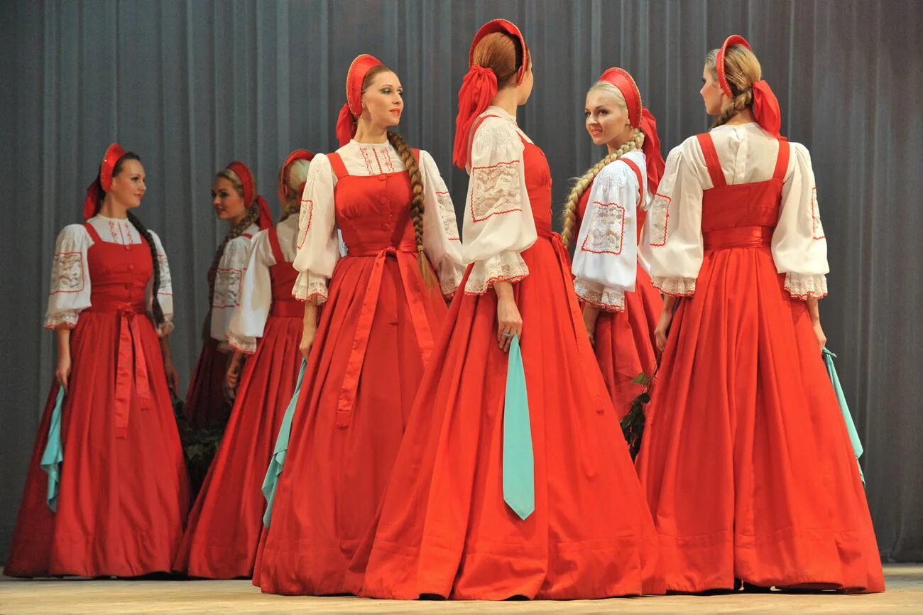 Ансамбли танца девушки
