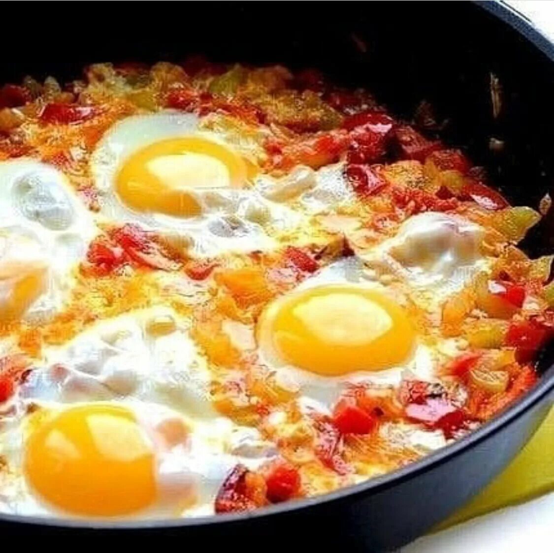 Как приготовить вкусную яичницу