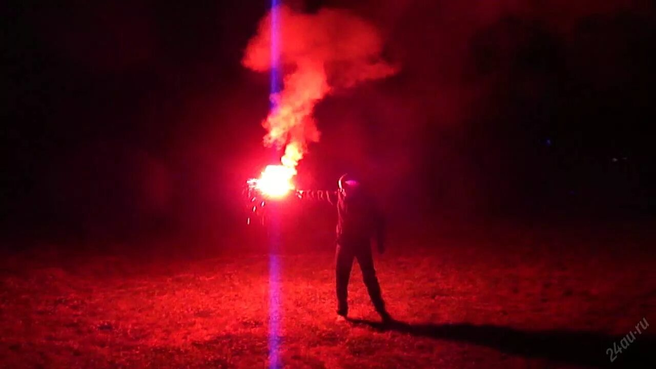 сигналы бедствия в лесу. огненный сигнал. огненный сигнал. огненный сигнал. огненный сигнал.