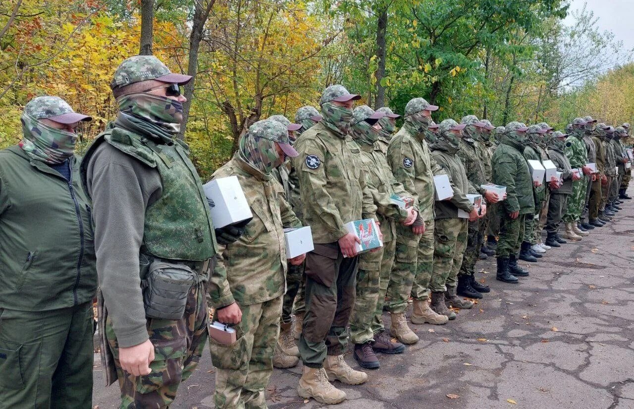 Россия сильна военная. Армия России. Армия ДНР. Представитель ДНР. Сильнейшая армия России.