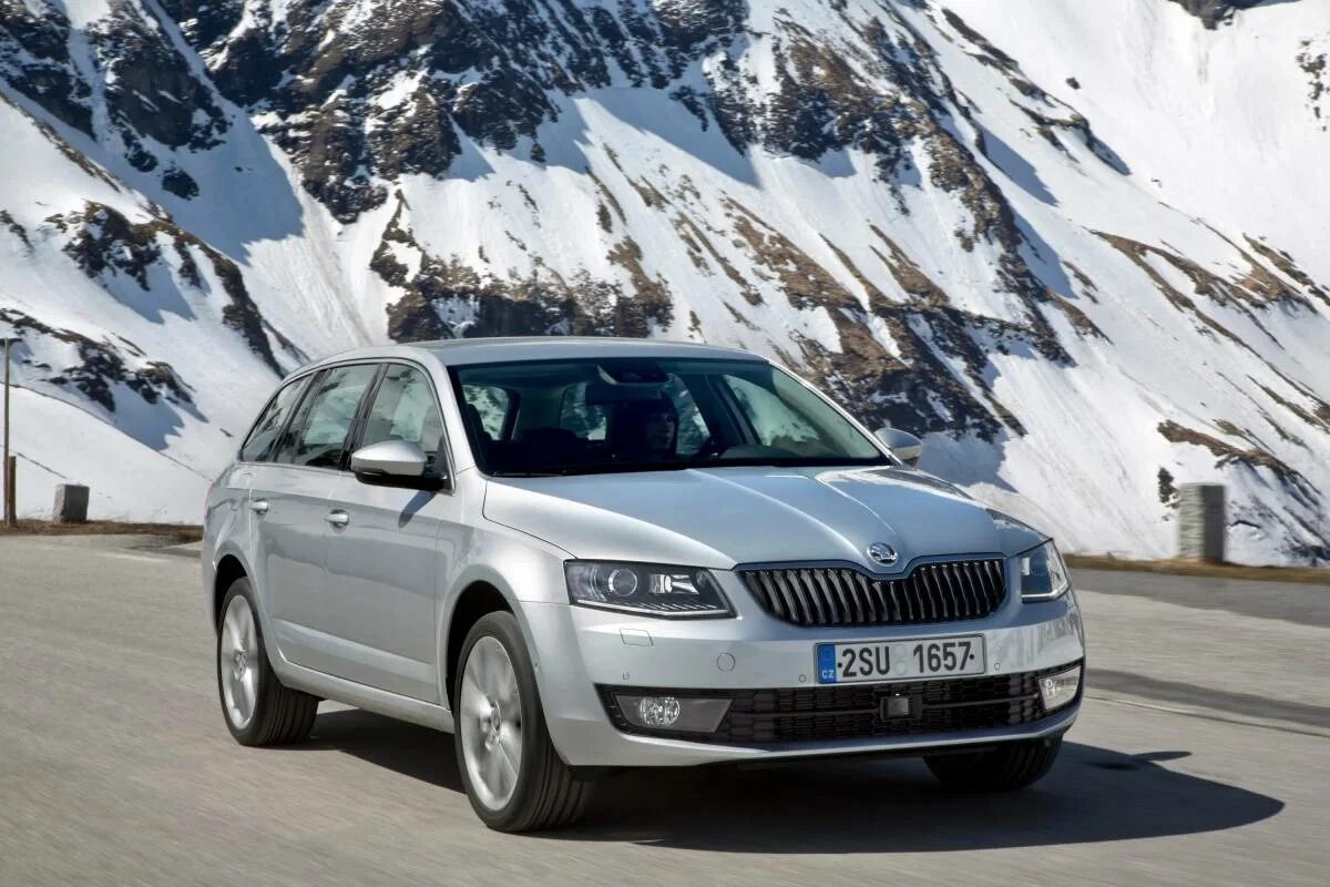 Как переводится шкода. Шкода октавия комби 2013. skoda octavia combi 2013 (a7). новая шкода октавия 2013. octavia a8 универсал.