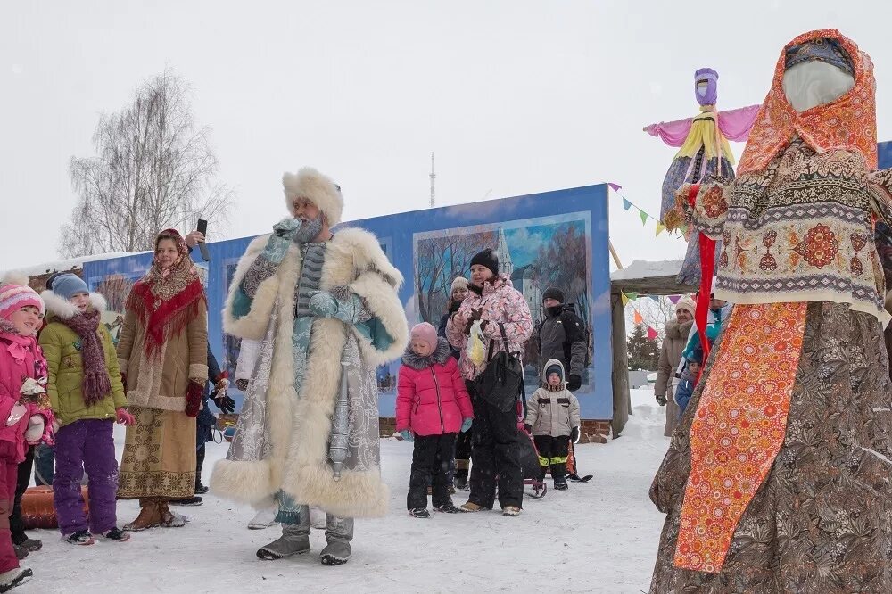 Масленица в ростове великом. Масленица Ярославль Карабиха. Масленица в усадьбе Деда Мороза. Костюм зимы на Масленицу. Ростов Великий Масленица.