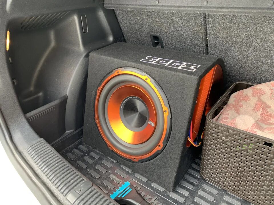 Skoda octavia a5 саб в багажник стелс. Встроенный сабвуфер шкода фабия 2. Сабвуфер шкода рапид. Сабвуфер шкода фабия 2. Сабвуфер шкода рапид.